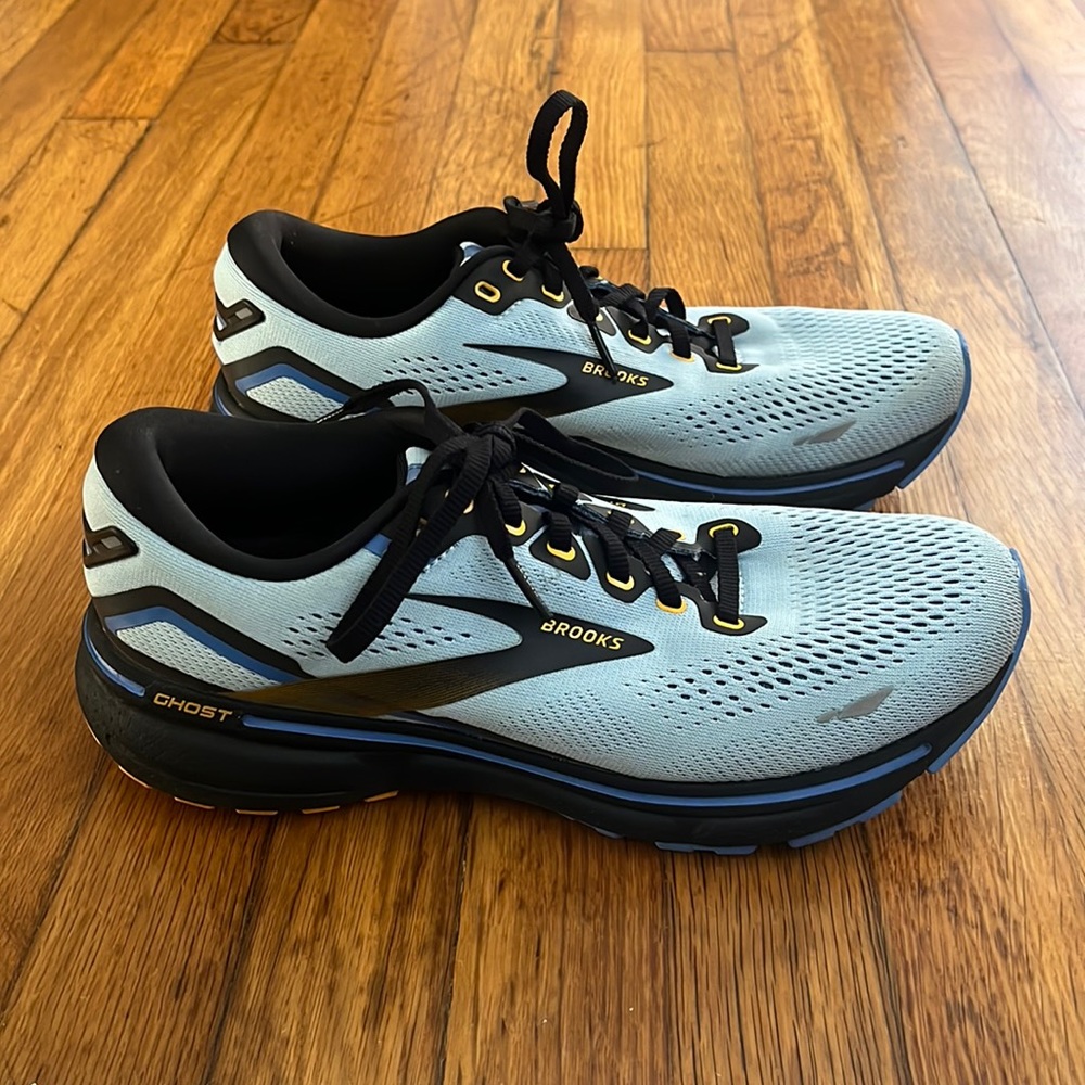 Brooks Ghost 15 Road Running Shoes Light Blue/Black/Yellow, Size Women’s 9